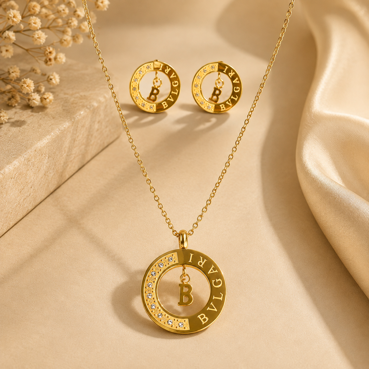 Juego de cadena y aretes dorado de acero quirúrgico (COD.88-108)