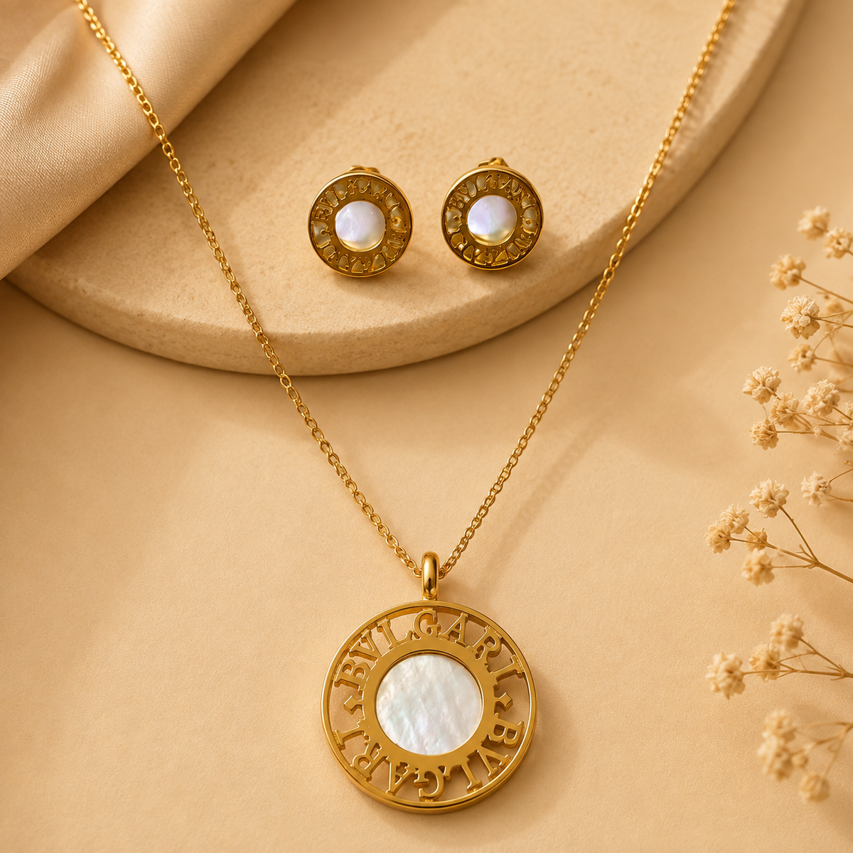 Juego de cadena y aretes dorado de acero quirúrgico (COD.88-150)