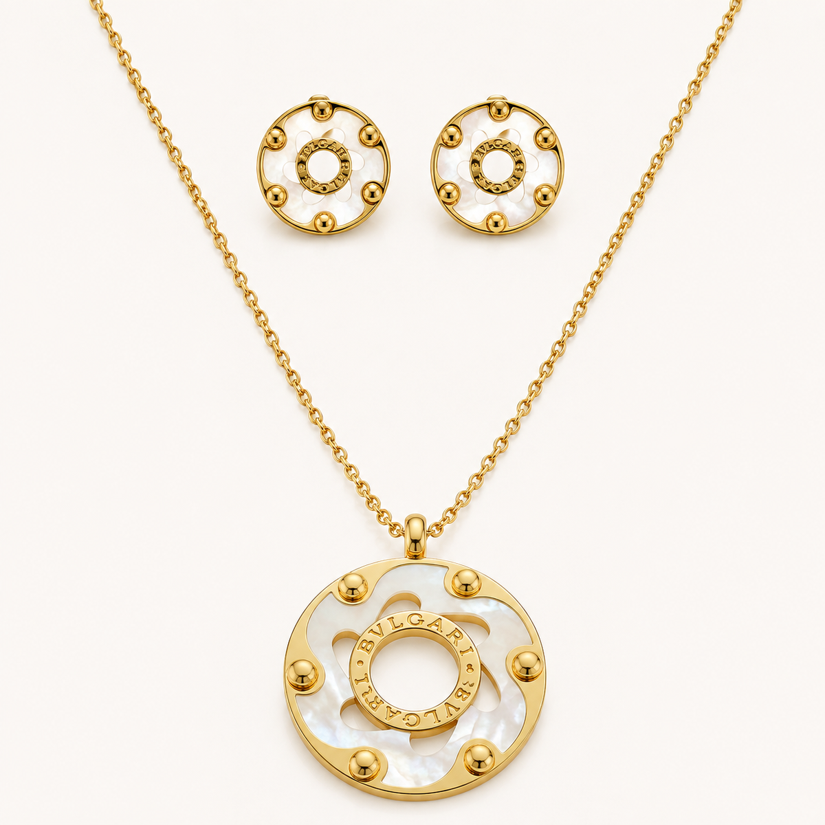 Juego de cadena y aretes dorado de acero quirúrgico (COD.88-168)