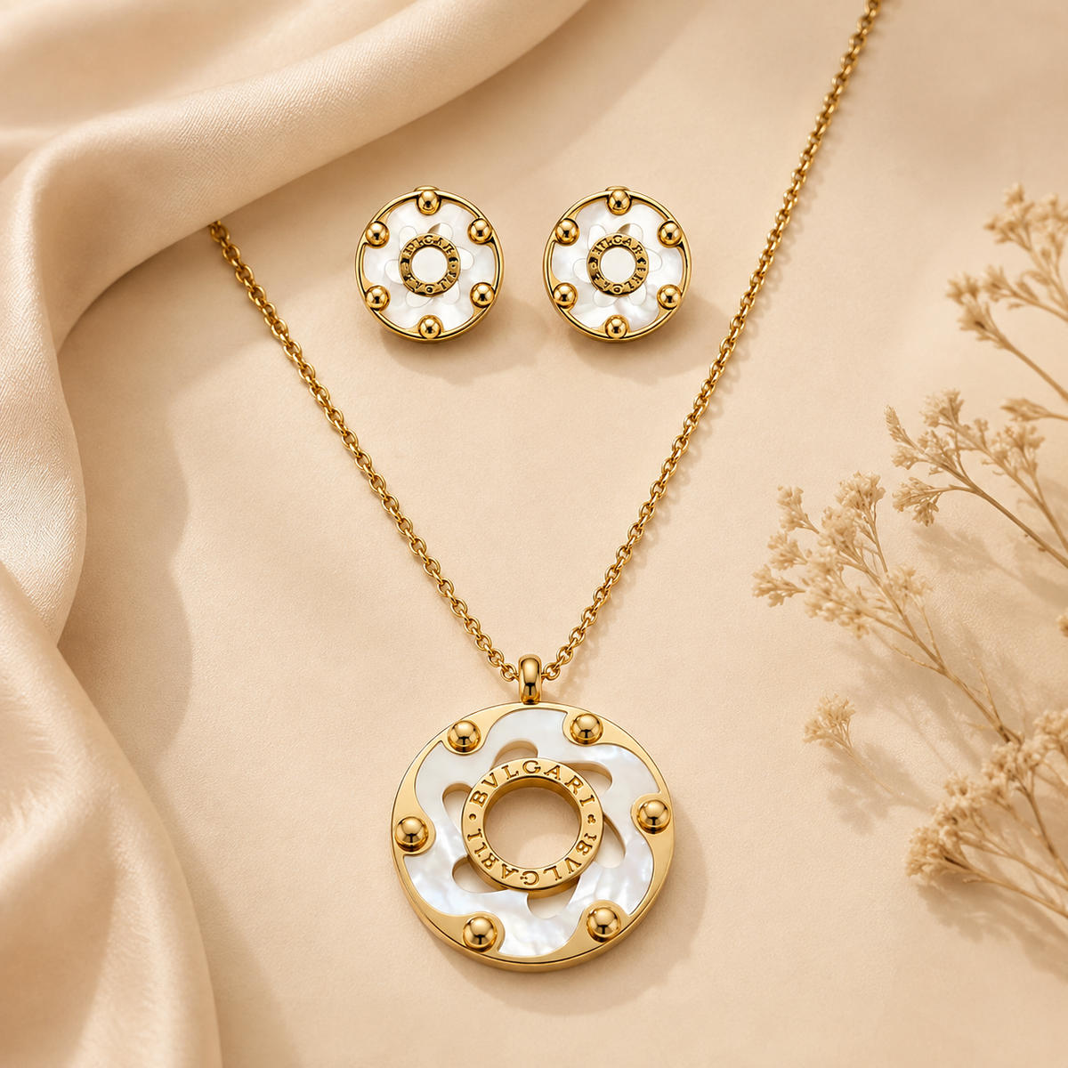Juego de cadena y aretes dorado de acero quirúrgico (COD.88-168)