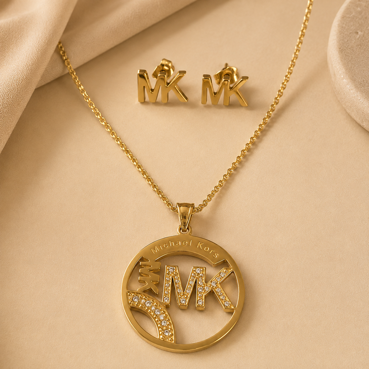 Juego de cadena y aretes dorado de acero quirúrgico (COD.88-99)
