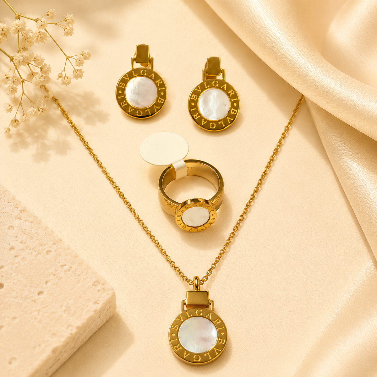 Juego de cadena, aretes y anillo dorado de acero quirúrgico (COD.88-156)