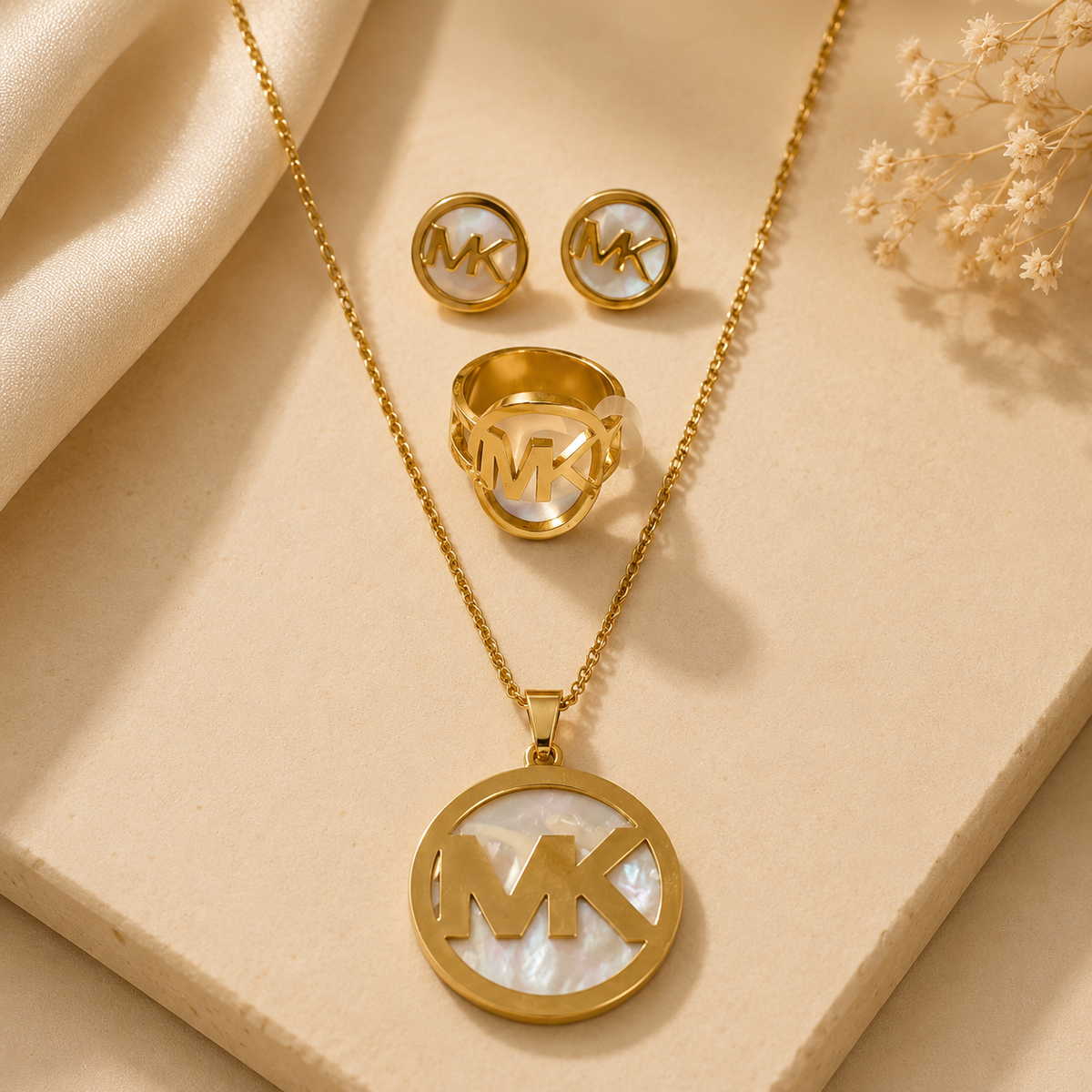 Juego de cadena y aretes y anillo dorado de acero quirúrgico (COD.88-160)