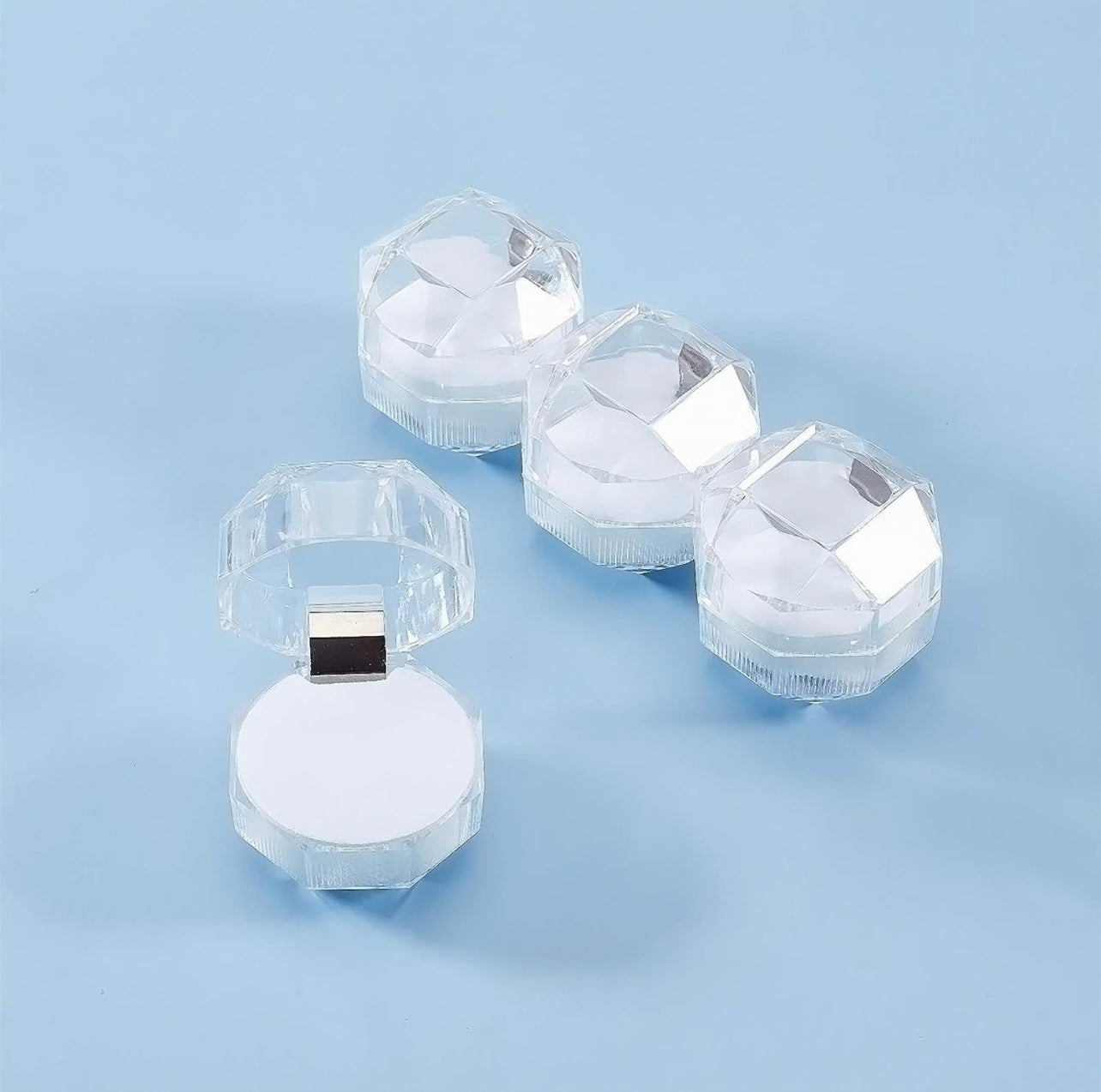 Cajitas acrilica para anillo paquete x20 pcs.(80C-119-120-121)